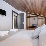 Evitel Luxury Living 아파트호텔 4*