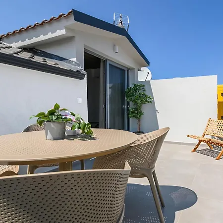 Ξενοδοχείο με διαμερίσματα Evitel Luxury Living Χανιώτη