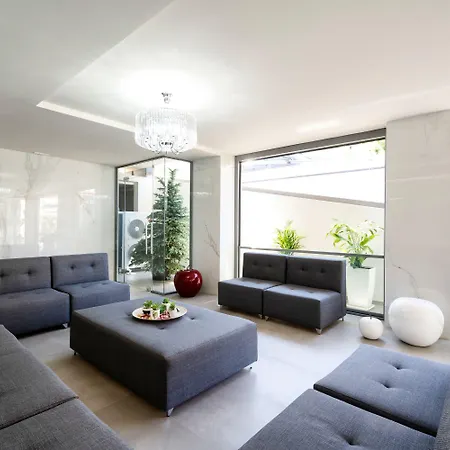 Ξενοδοχείο με διαμερίσματα Evitel Luxury Living 4*
